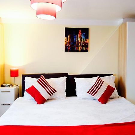Gable Lodge Londra Esterno foto