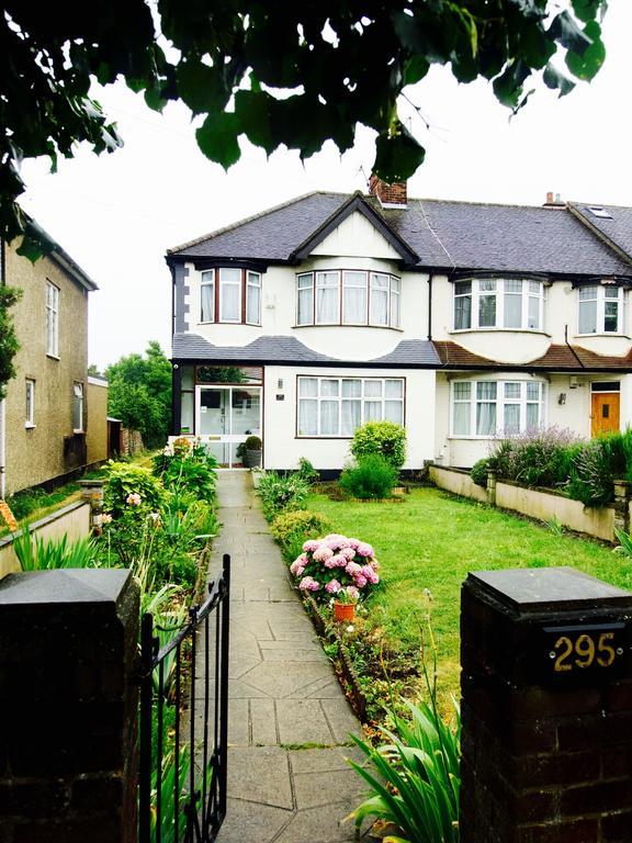 Gable Lodge Londra Esterno foto